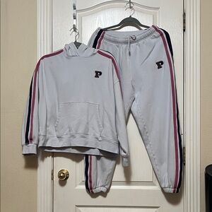 PINK vs light blue Set